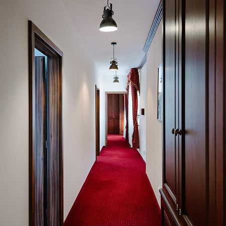 Petra Inn Apartments In Historical Palace Bratislava Eksteriør bilde