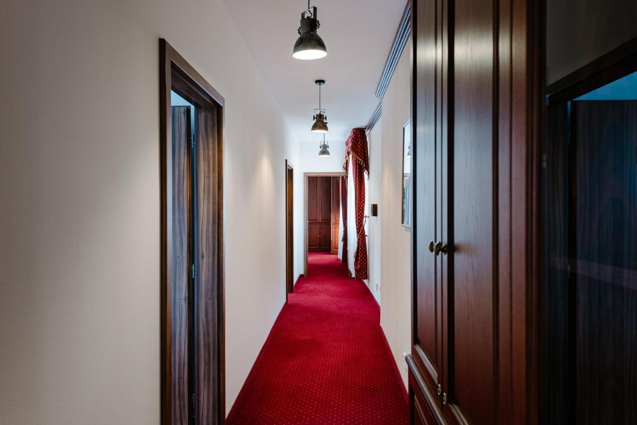 Petra Inn Apartments In Historical Palace Bratislava Eksteriør bilde
