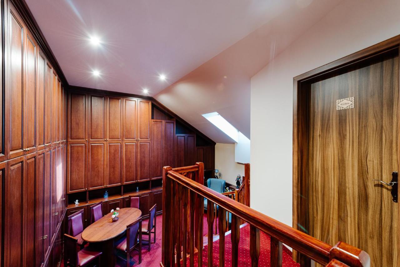 Petra Inn Apartments In Historical Palace Bratislava Eksteriør bilde